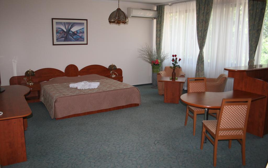 Hotel Nicol Φιλιππούπολη Εξωτερικό φωτογραφία